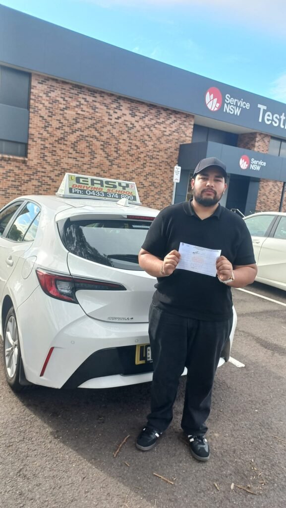 Build driving confidence in Sydney with Easy Driving School
